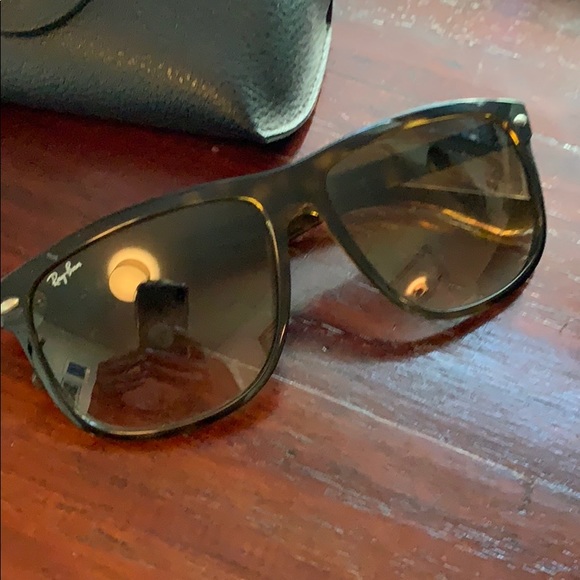 Rayban sunnies- tortoise model RB4147 - Picture 2 of 6